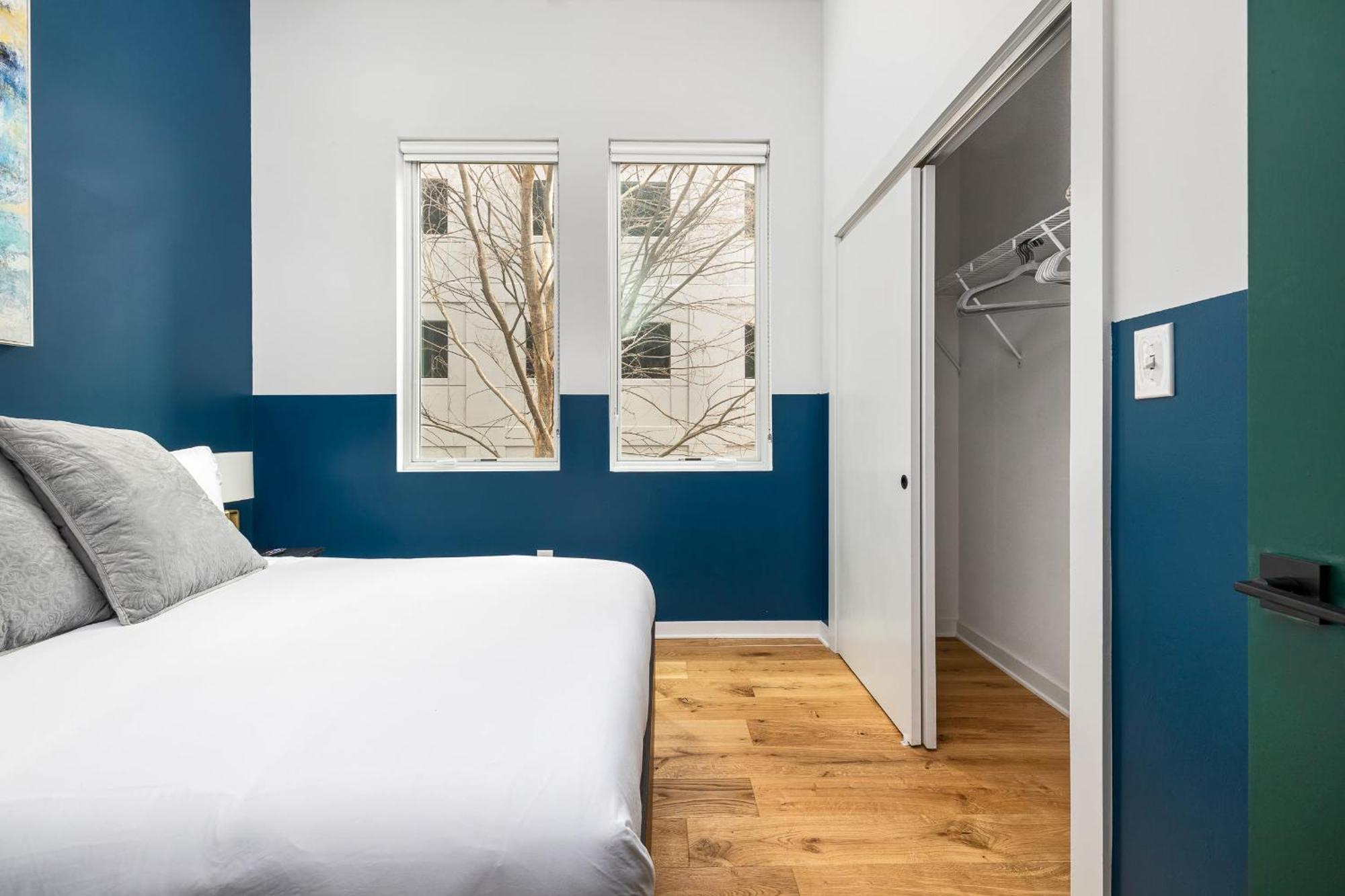 Verdant Statuesque Intimate Acropolis Views Of Famous Park Appartement