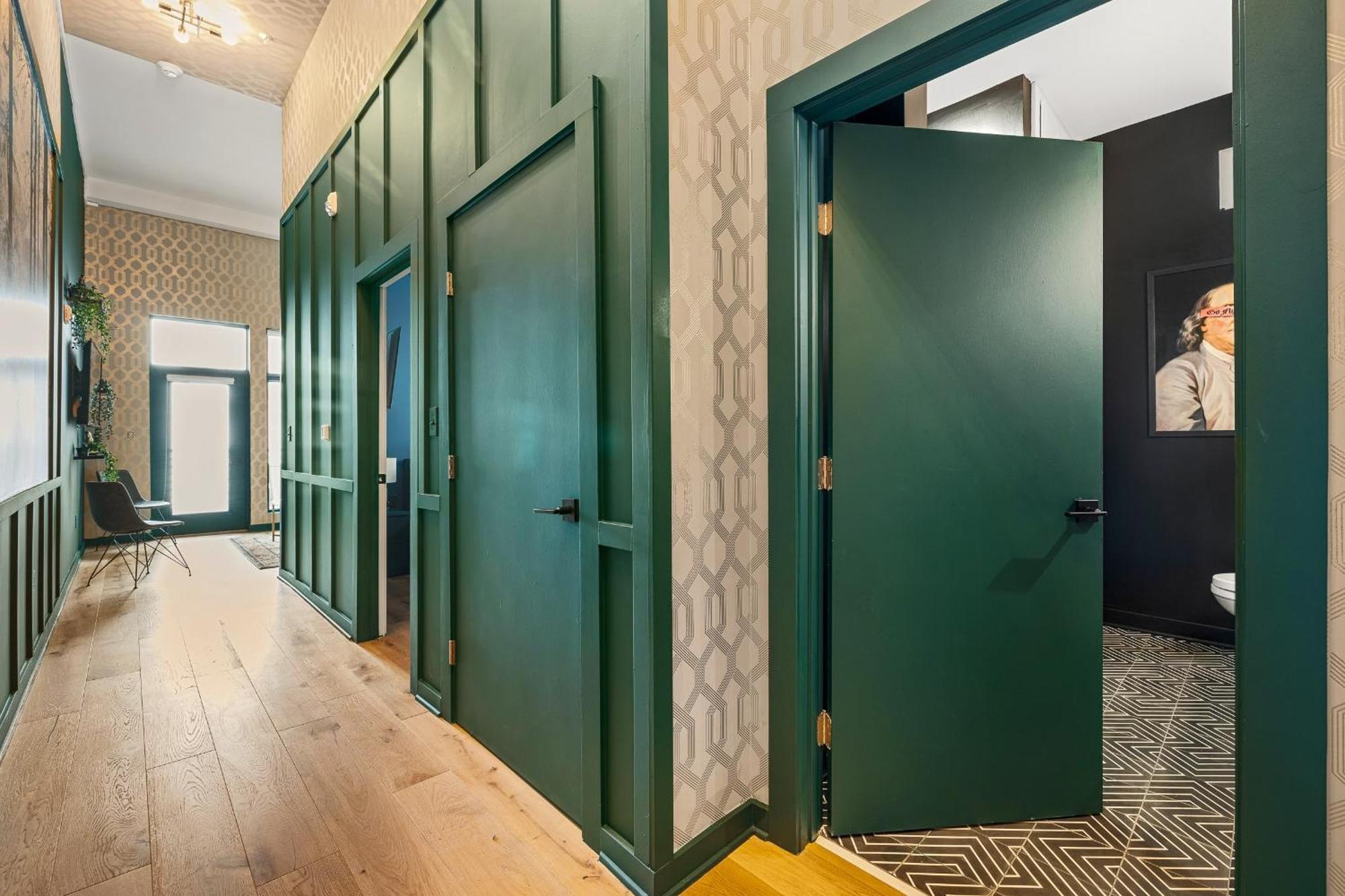 Verdant Statuesque Intimate Acropolis Views Of Famous Park Appartement *